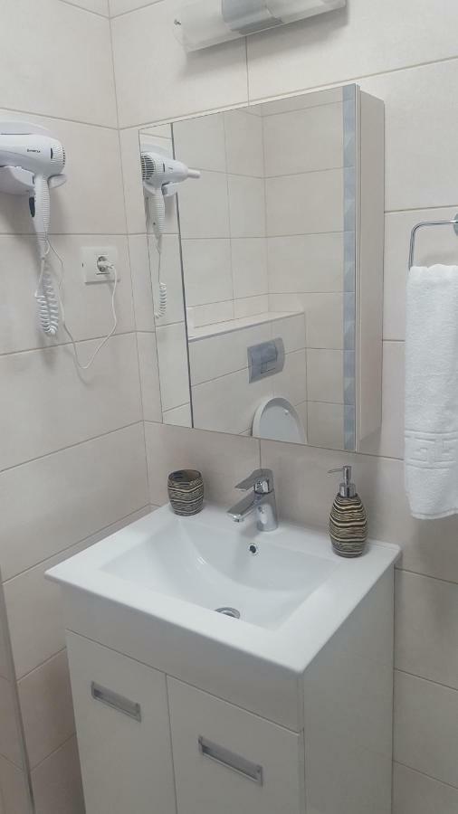 Ferienwohnung Alex Marina Flat Mamaia Exterior foto